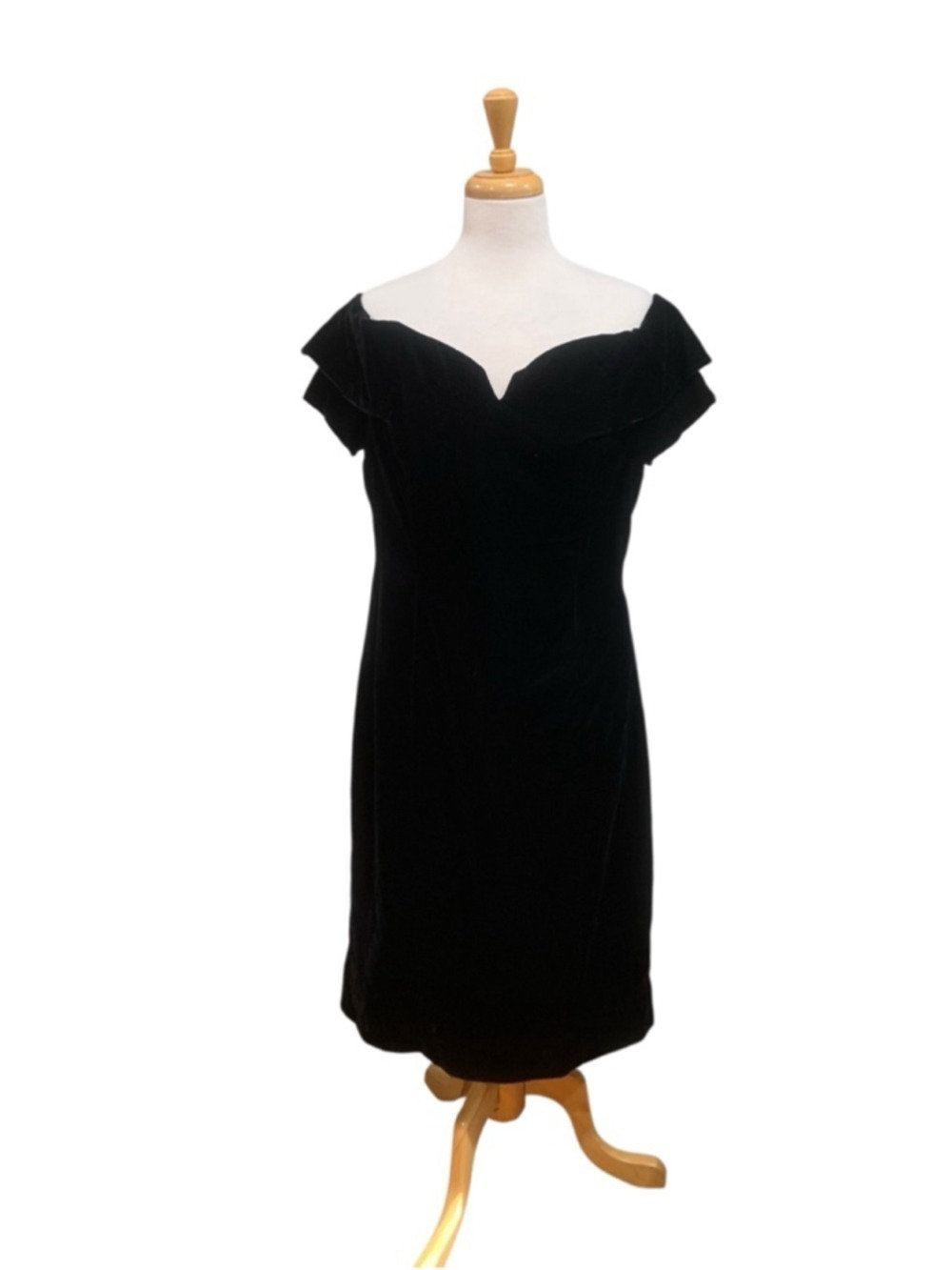 Vntg 90’s Women's Cachet Black Velvet Off-Shoulder Dress Size 14